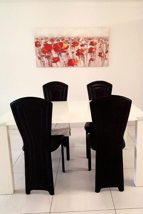 Modern Lake Suite Apt. 605