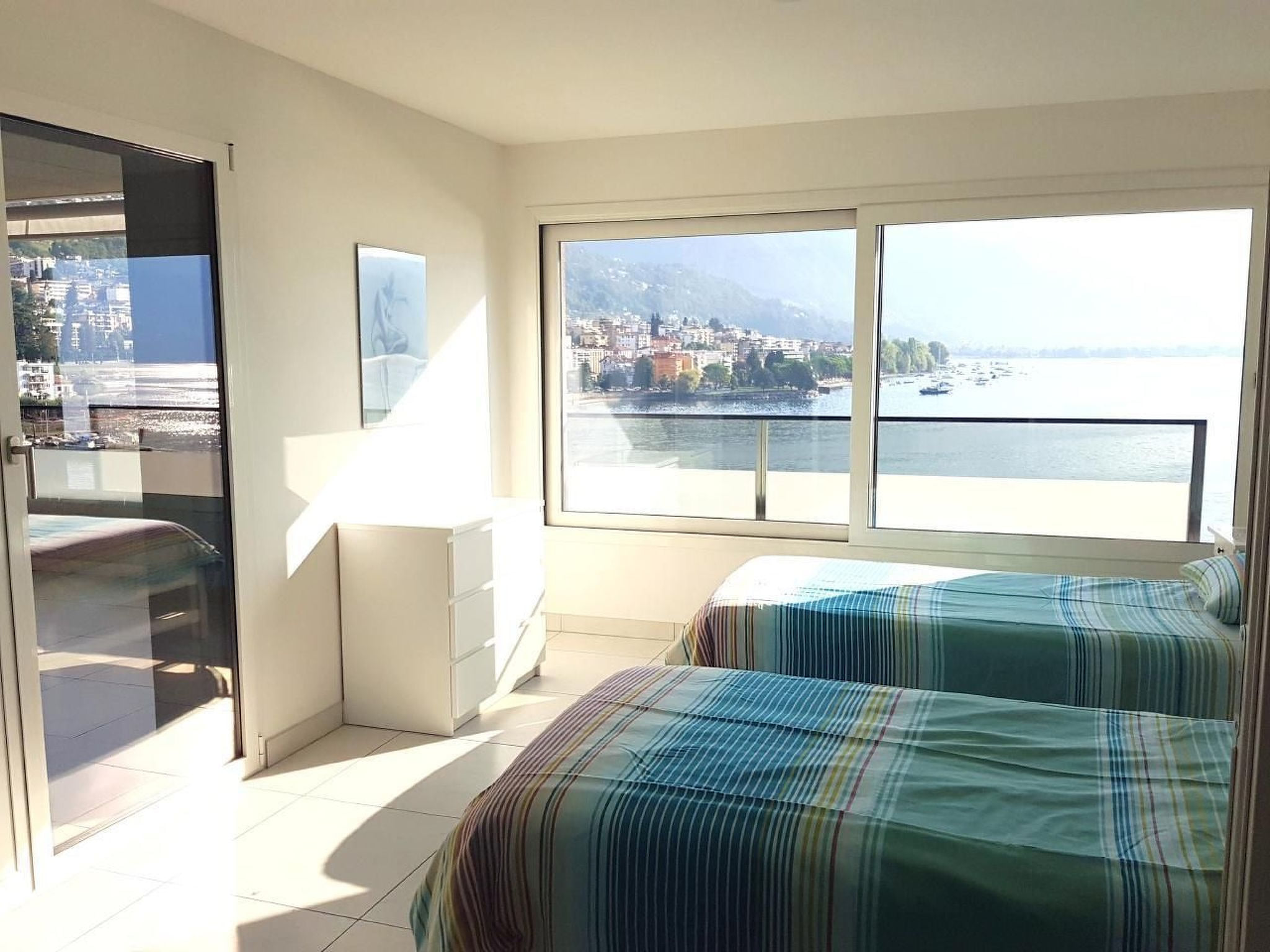 Modern Lake Suite Apt. 605