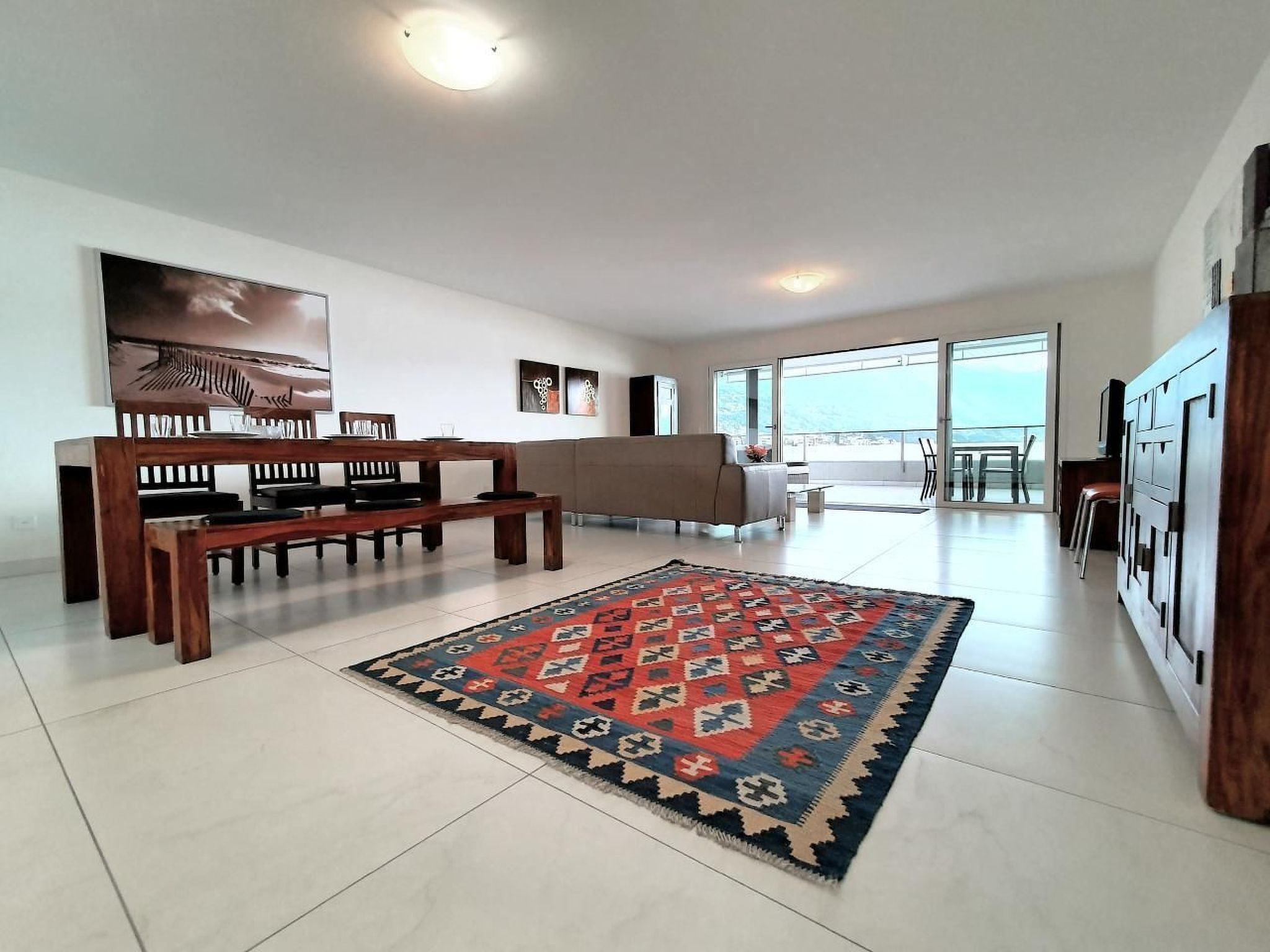 Lake View Penthouse 701