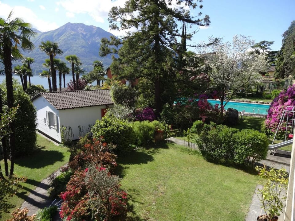 Öko-Haus C mit Gartenpool und herrlichem Seeblick - Minusio