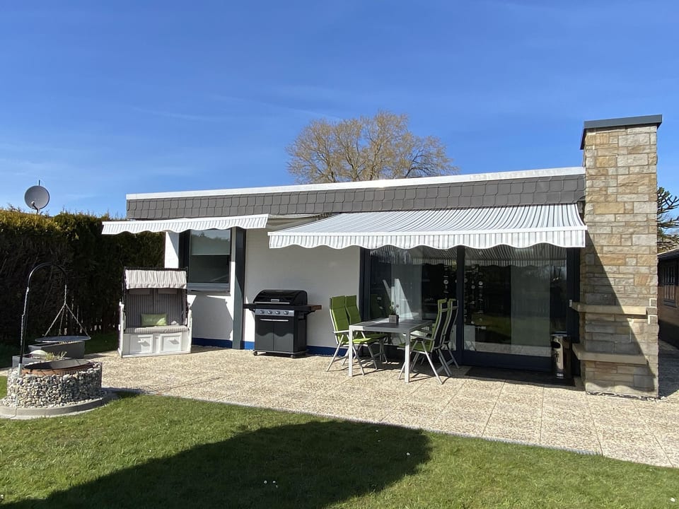 Freistehendes Ferienhaus in Tossens mit Terrasse - Butjadingen