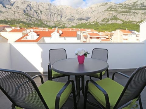 "Rose" mit Terrasse