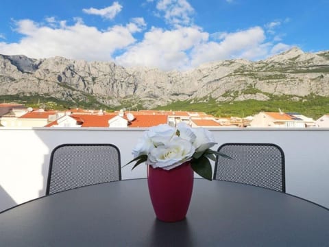 "Rose" mit Terrasse