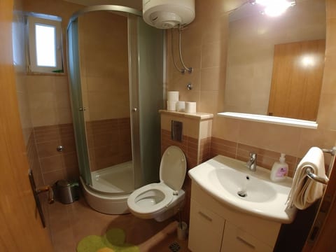 Geräumige Familienwohnung in Strandnähe