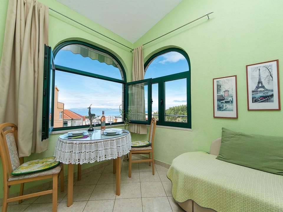 Komfortable Ferienwohnung mit Balkon - Makarska