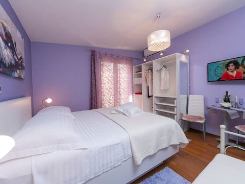 Gemütliche Ferienwohnung mit Terrasse in Bidol