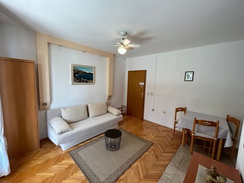Charmantes Appartement im Pinienwald