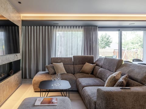 Loge aux Loups, Innenpool, Sauna, nahe am See