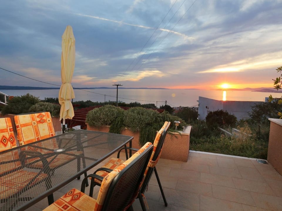avec terrasse et vue magnifique - Podstrana