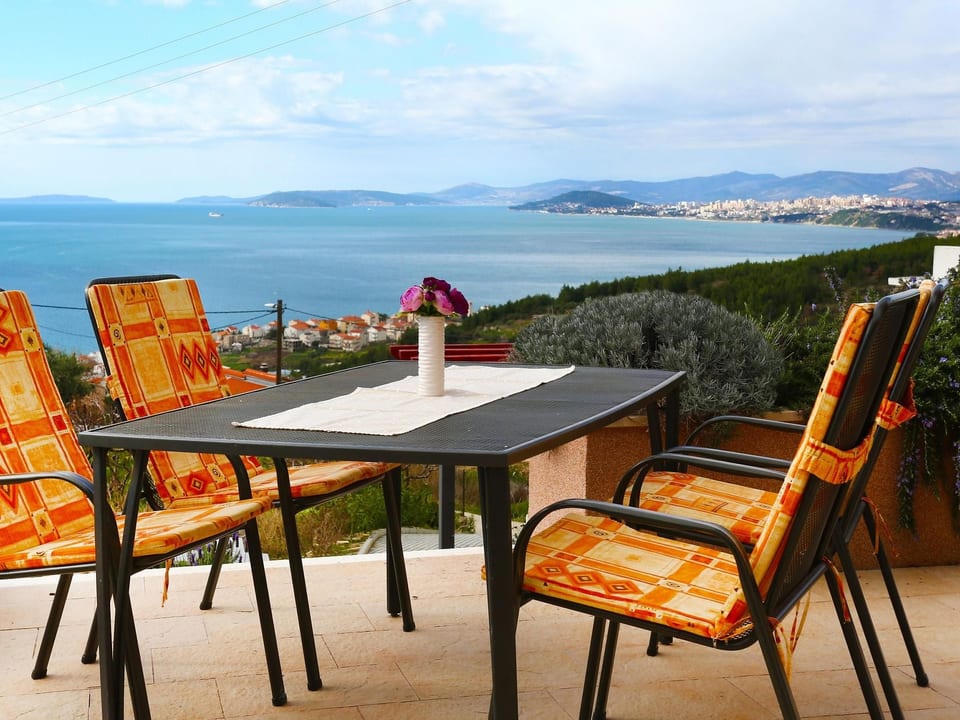 Appartamento vicino alla spiaggia con terrazza - Podstrana