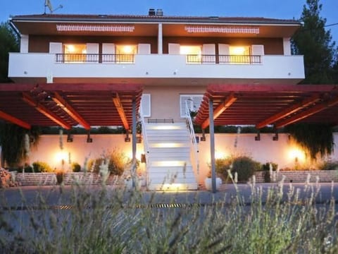 Strandnahe Ferienwohnung mit Terrasse