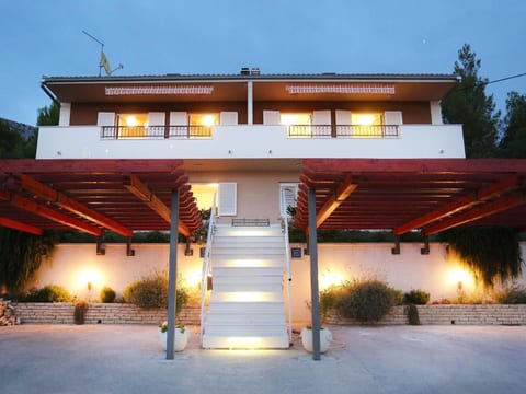 Strandnahe Ferienwohnung in Podstrana