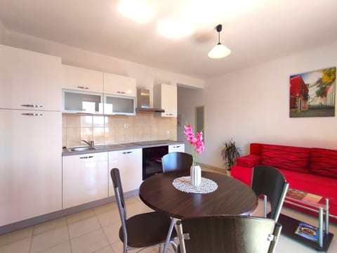 für 4 Personen ca. 40 m² in Podstrana, Dalmatien (Gespanschaft Split-Dalma