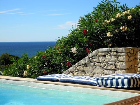 Pont de bateau, Meerblick mit privatem Pool