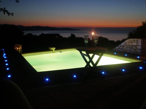 Pont de bateau, Meerblick mit privatem Pool