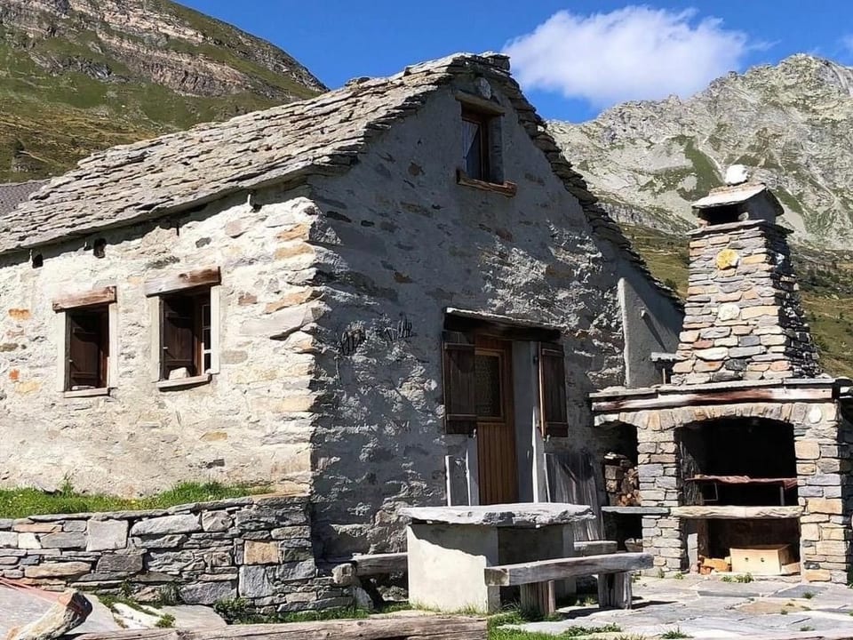 Almhütte Casi Hütte mit faszinierender Aussicht - Bosco Gurin