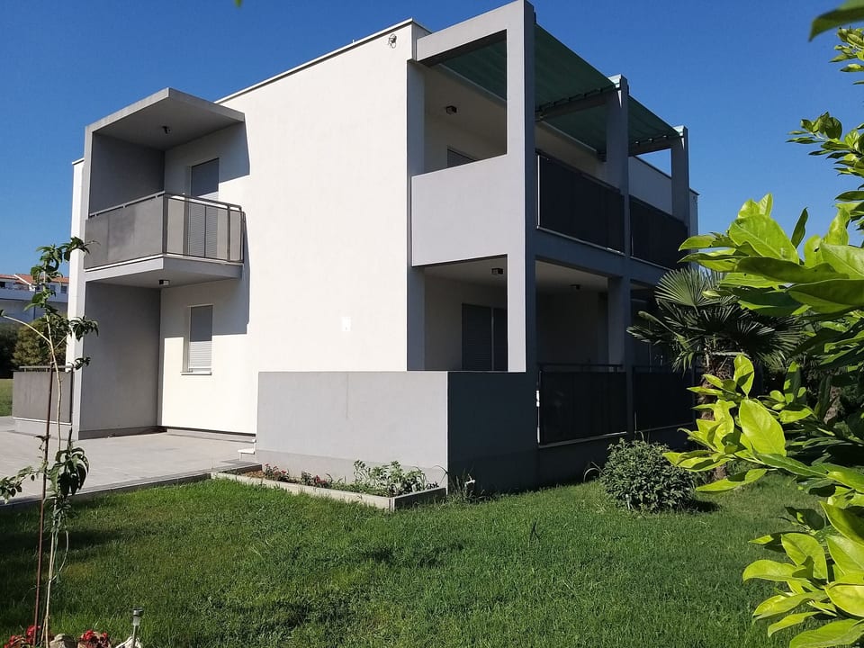 Ferienapartment Enelani 2 für vier Personen - Kaštel Novi