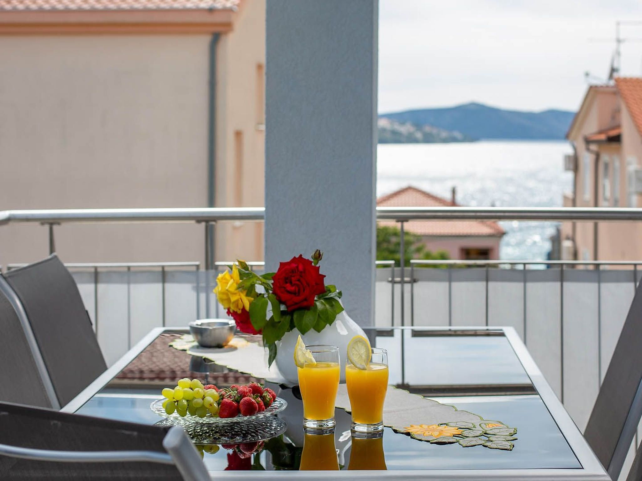 Wohnung in Okrug Gornji mit Grill und Garten