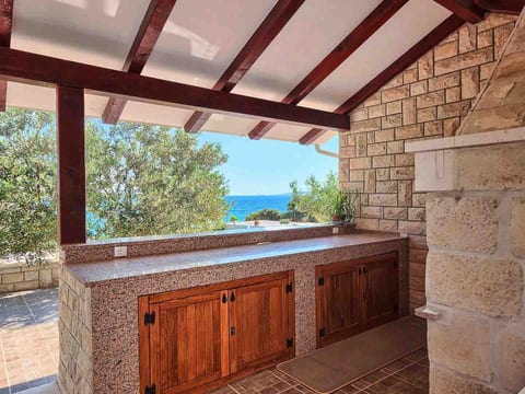Charmante Villa Serenity am Strand mit Pool