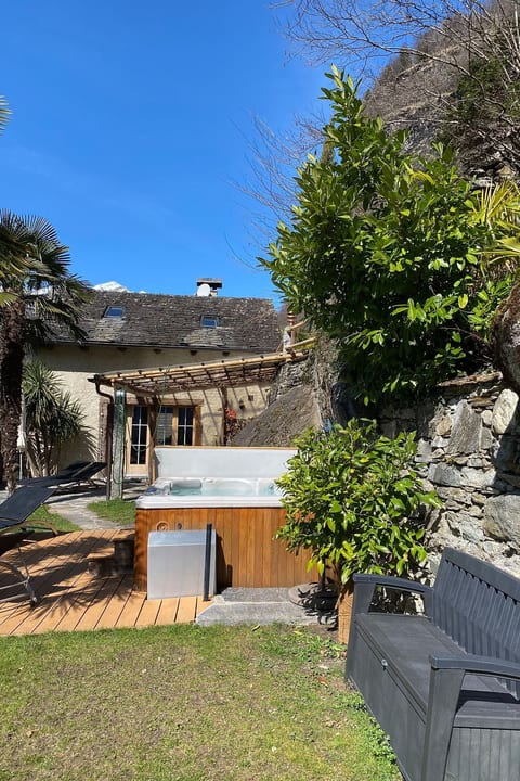 Top -Rustico mit Aussenwhirlpool beheizt und Sauna