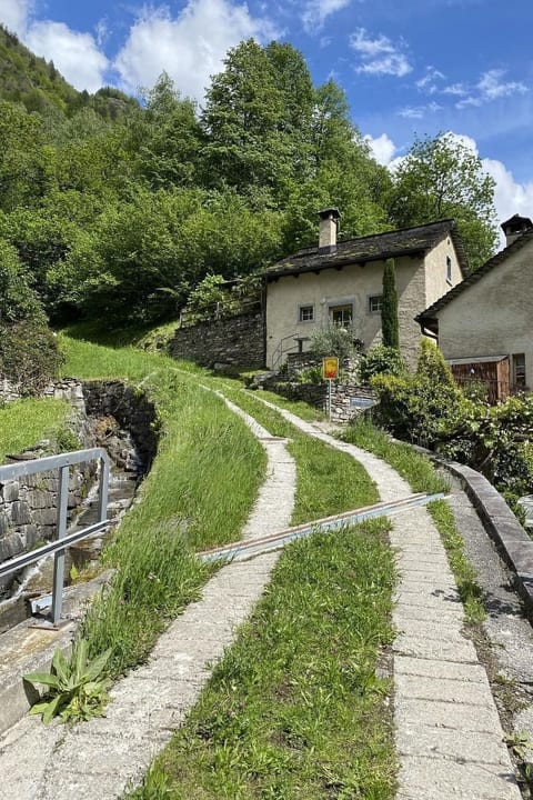 Top -Rustico mit Aussenwhirlpool beheizt und Sauna