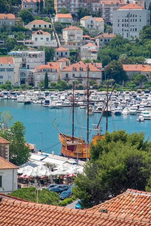 Apartment nahe Hafen mit Meerblick