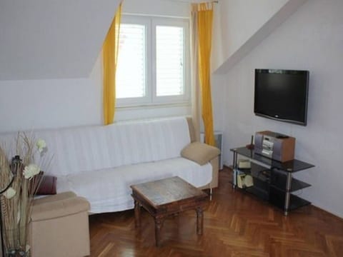 Tolle Wohnung in Seget Donji mit Garten und Grill