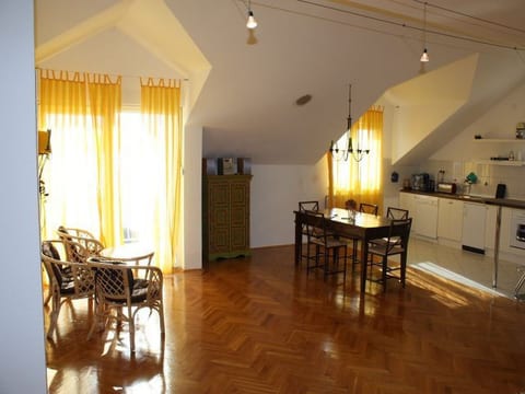 Tolle Wohnung in Seget Donji mit Garten und Grill