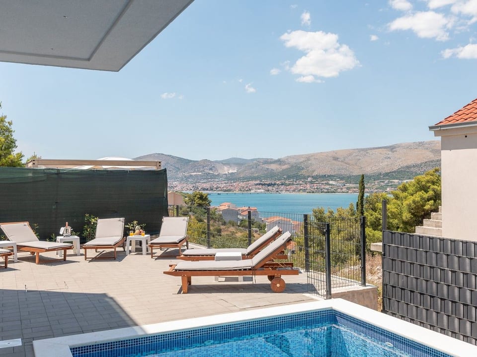 Luxuriöse Villa Fantasy mit Meerblick und Pool i - Trogir