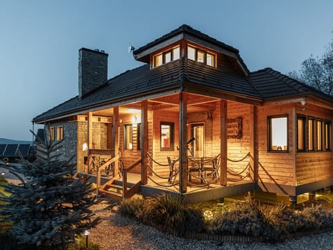 Kleines Haus mit Werkstatt