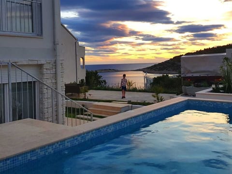 Schöne Villa Stella mit Meerblick und beheiztem Pool