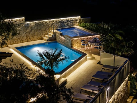 Strandnahes Ferienhaus mit Garten in Ražanj