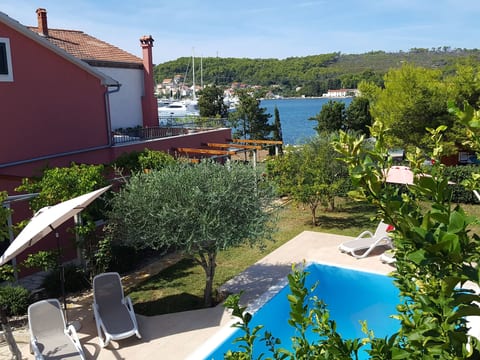 Luxuriöses Haus direkt am Strand, große Terrasse