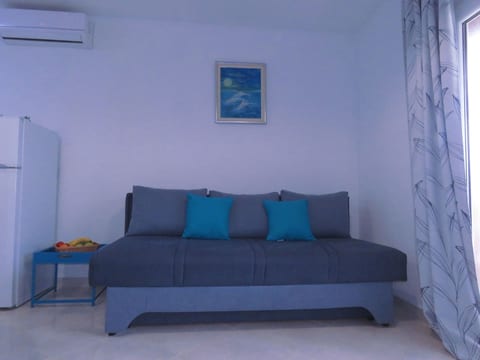 mit Terrasse