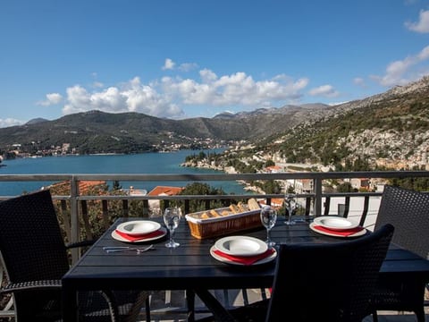 Mélanie Penthouse in einer Villa direkt am Strand