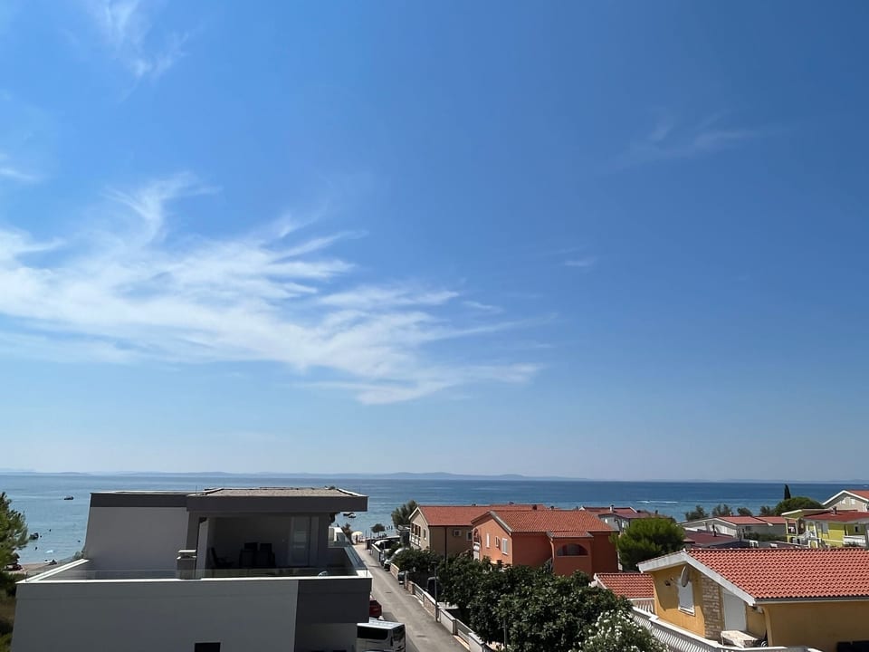 mit Blick auf das Wasser - Vir