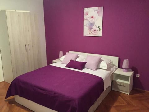 Geräumige Ferienwohnung mit schönem Garten