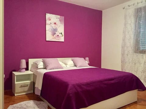 Geräumige Ferienwohnung mit schönem Garten