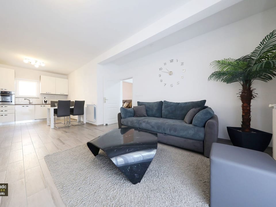 Apartment Carmen in Vir mit Garten und Terrasse - Vir