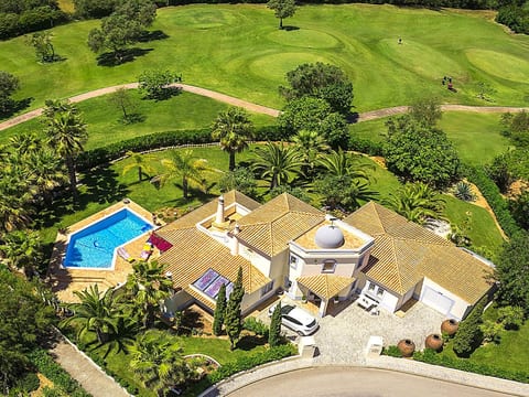 Luxuriöse Villa - Privater Pool und schöner Garten