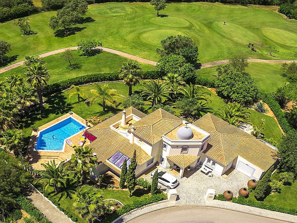 Luxuriöse Villa - Privater Pool und schöner Garten - Lagoa