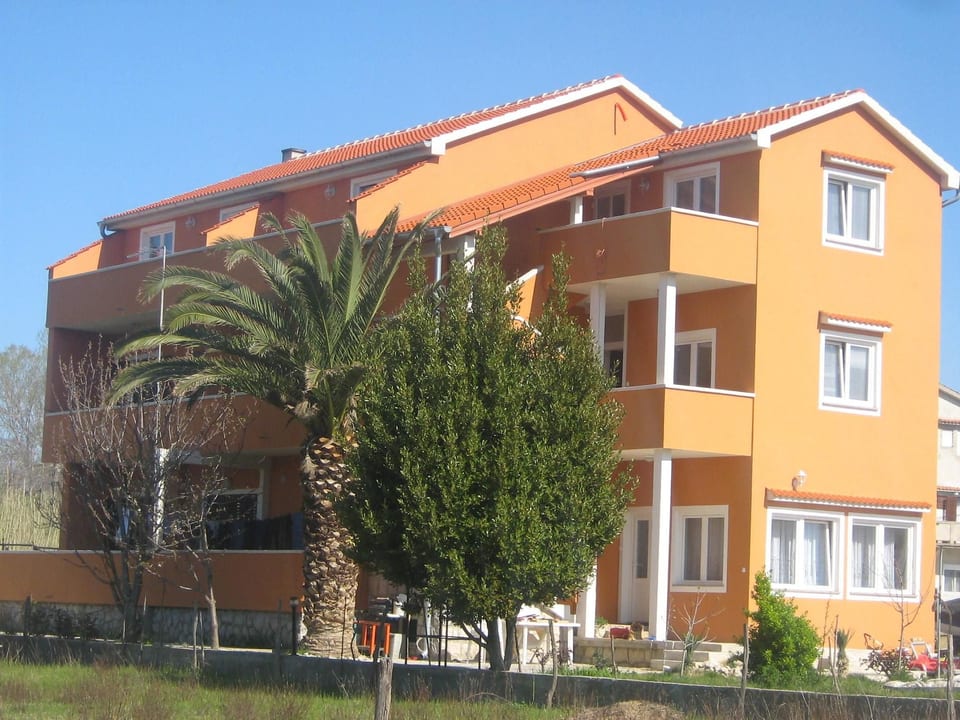Zentrale Ferienwohnung mit Balkon - Lopar