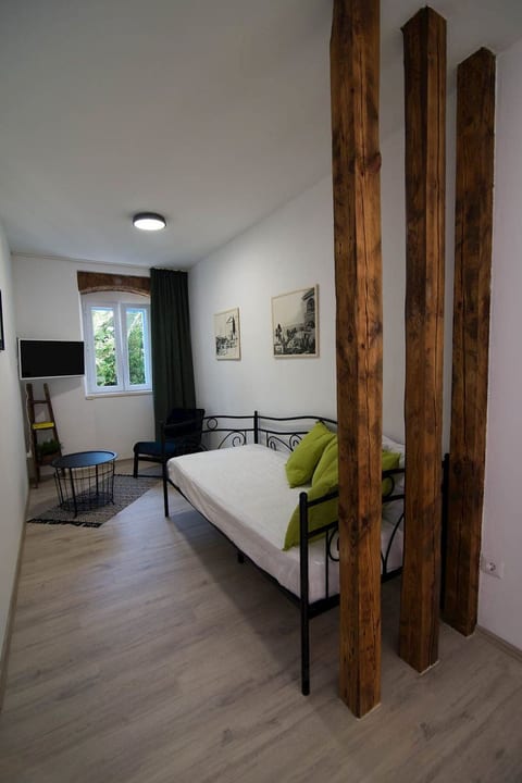 Schöne Wohnung in Veli Lošinj mit Garten