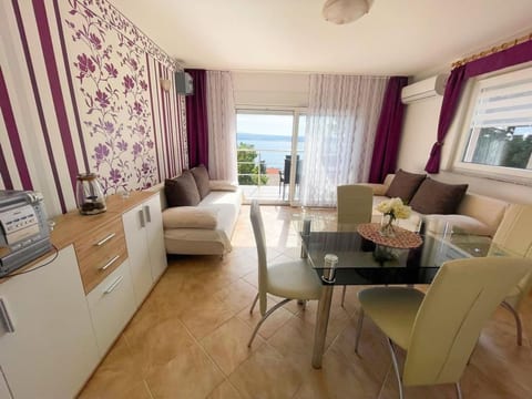 Wohnung in Dramalj mit Möbliertem Balkon