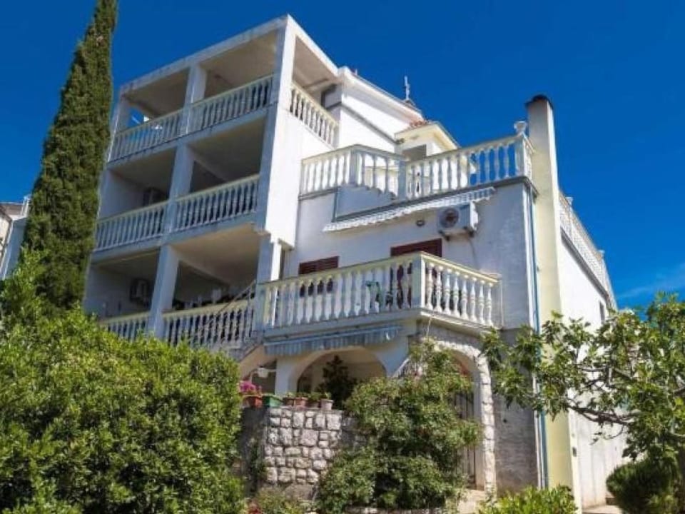 Appartamento a Dramalj con balcone arredato - Dramalj