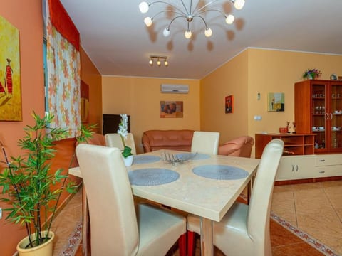 Apartment Mira