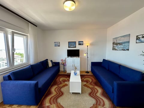 Apartment Mona 1