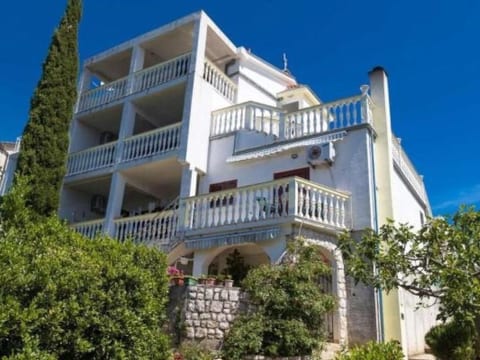 Wohnung in Dramalj mit Möbliertem Balkon