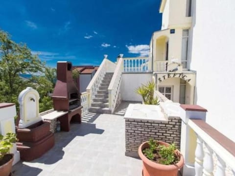 Wohnung in Dramalj mit Möbliertem Balkon