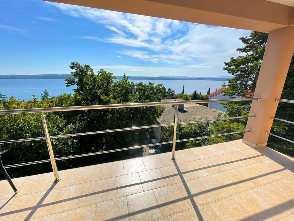 Appartamento a Dramalj con balcone arredato - Dramalj
